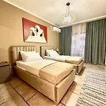 Amos City Center Apartment Tirana